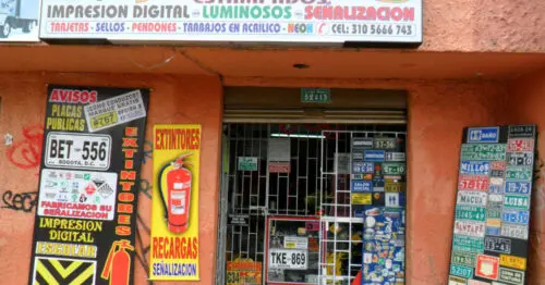 AVISOS IMPRESION DIGITAL AVENIDA PRIMERA DE MAYO AVISOS IMPRESION DIGITAL AVENIDA PRIMERA DE MAYO